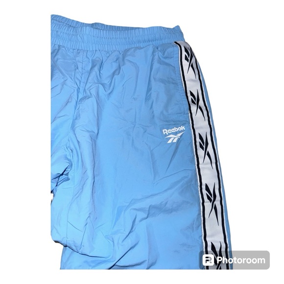 EUC Reebok Outfit - Picture 5 of 13